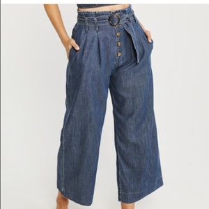 NWT ABERCROMBIE & FITCH BELTED  WIDE LEG PANTS